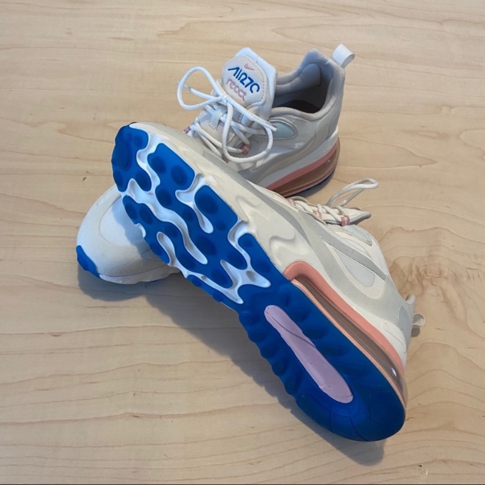 Nike Air Max 270 - US 10 - American Modern Art